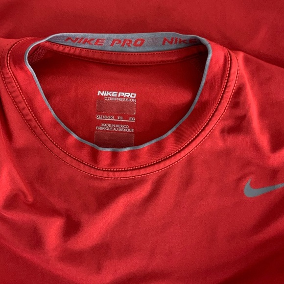♻️DONATED 3-30-24♻️           NIKE PRO Compression Long Sleeve Under Shirt Youth - Picture 4 of 4